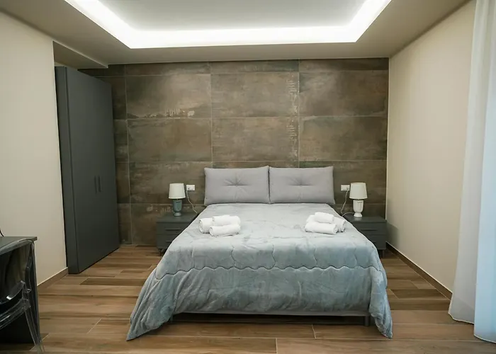 Xenia Pensión Crotone